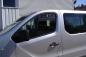 Preview: Lüftungsgitter Frischlüfter Renault Trafic 3 und Opel Vivaro B - Lüftungsgitter Fahrerseite vorne - verbaut in silbernem Fahrzeug