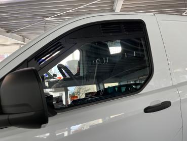 Lüftungsgitter Fahrerhaus Ford Custom ab 2024 V710 - Lüftungsgitter Fahrerseite vorne - verbaut in weißem Fahrzeug