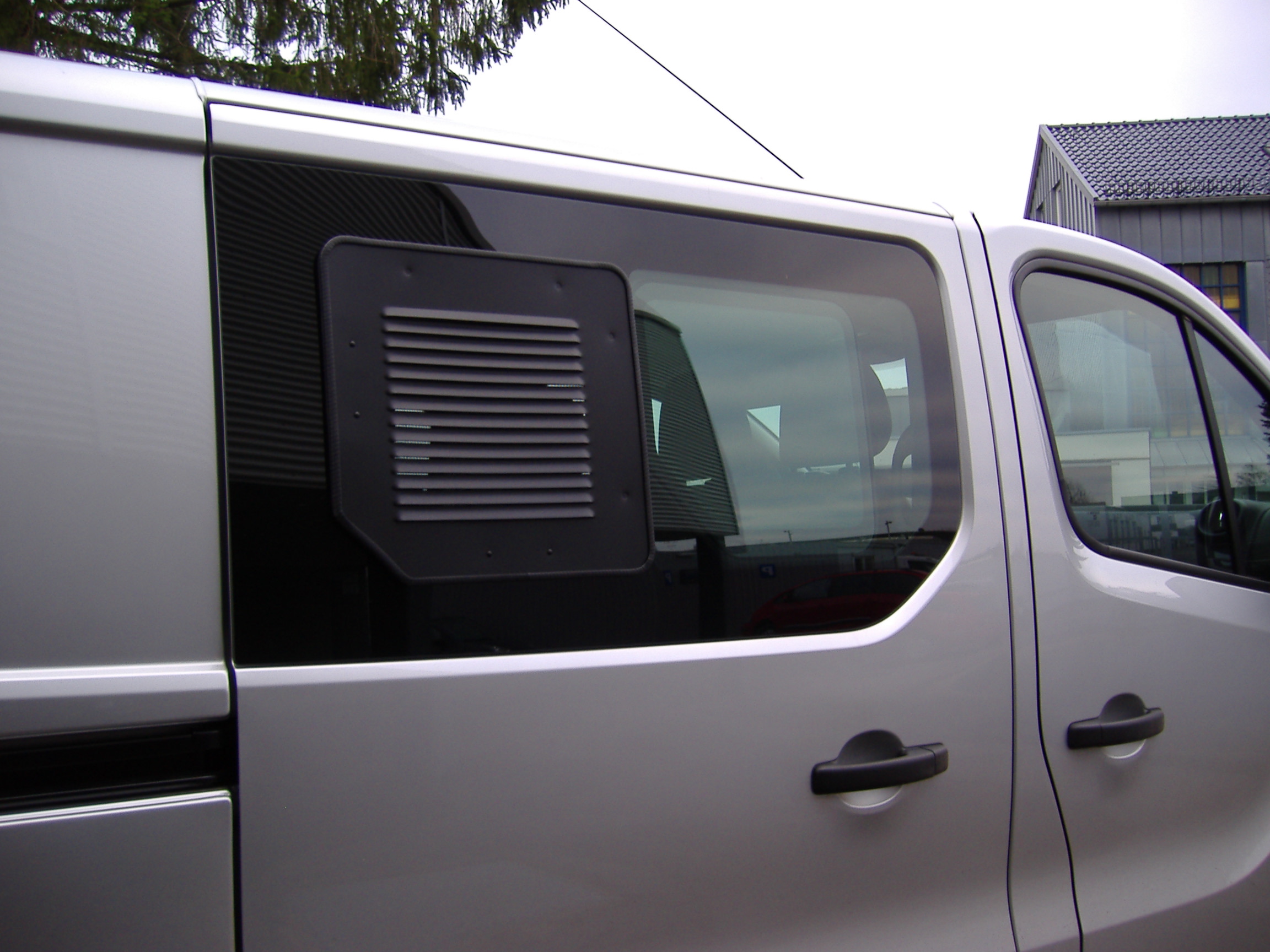 Lüftungsgitter Opel Vivaro B und Renault Trafic 3 - Schiebefenster links  und rechts, Lüftungsgitter, Air Vent, Fenster, Dachhaube, Heki,  Belüftung, Airvent, Camping-Shop