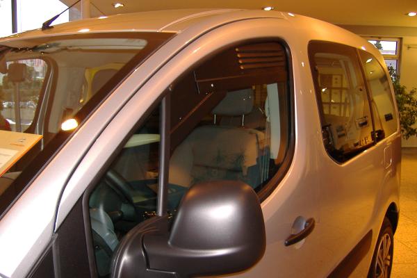 Lüftungsgitter Frischlüfter Citroen Berlingo II Fahrerhaus ab 03/2008 - 08/2018 - Lüftungsgitter Fahrerseite vorne verbaut in silbernem Fahrzeug